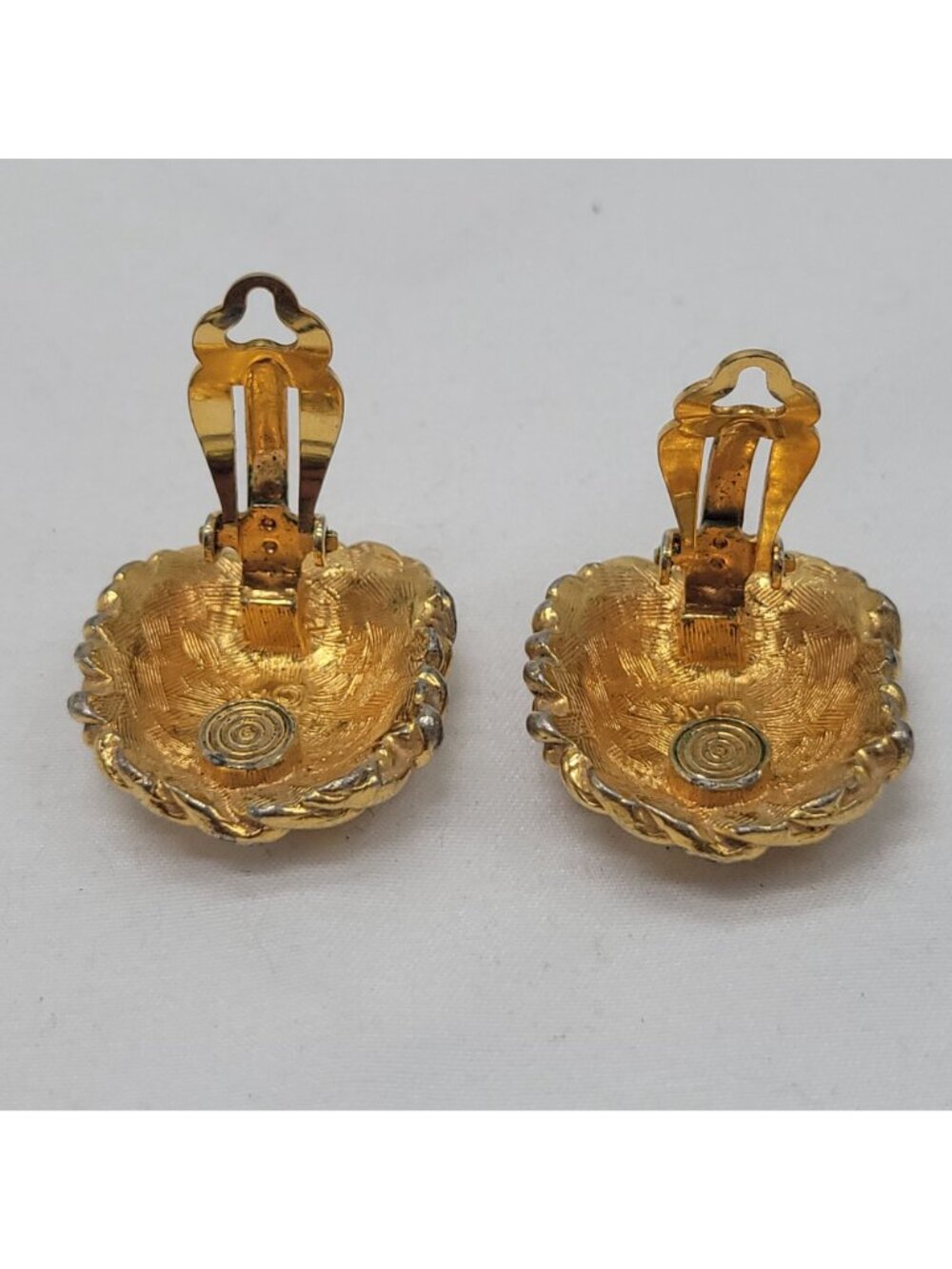 Gold-Tone Woven Clip-On Earrings By AK With Textured Design Vtg Classic Style 1" - Picture 3 of 15